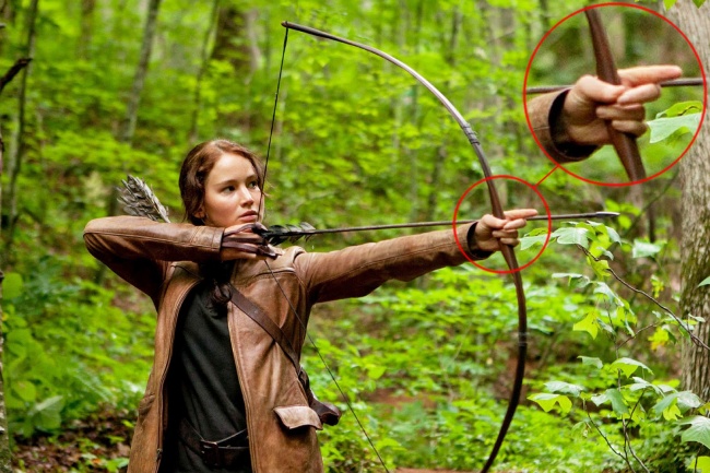 afiles4.adme.ru_files_news_part_92_920160_16038910_R3L8T8D_650_Katniss_Blooper.jpg