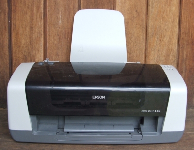 aupload.wikimedia.org_wikipedia_commons_e_eb_Epson_inkjet_printer.jpg